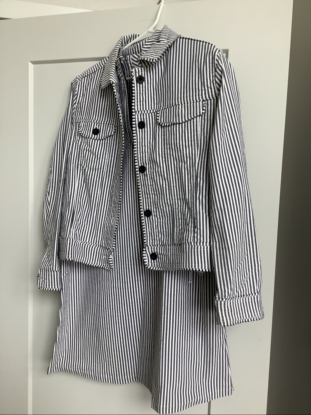 Lulu-B Navy and White Striped Sleeveless Shift Dress - Picture 2 of 4